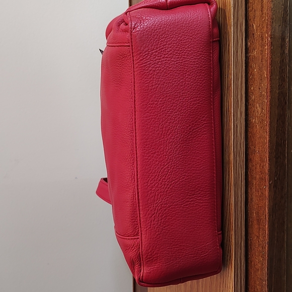 Sven Berkeley USA Red Leather Tote Bag - Picture 7 of 16